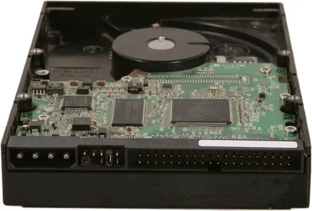 Alt view image 3 of 4 - Maxtor DiamondMax Plus 10 6L080P0 80GB 7200 RPM 8MB Cache IDE Ultra ATA133 / ATA-7 3.5" Internal Hard Drive Bare Drive