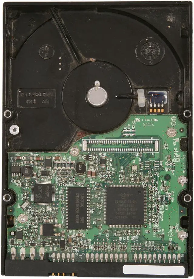 Alt view image 4 of 4 - Maxtor DiamondMax Plus 10 6L080P0 80GB 7200 RPM 8MB Cache IDE Ultra ATA133 / ATA-7 3.5" Internal Hard Drive Bare Drive