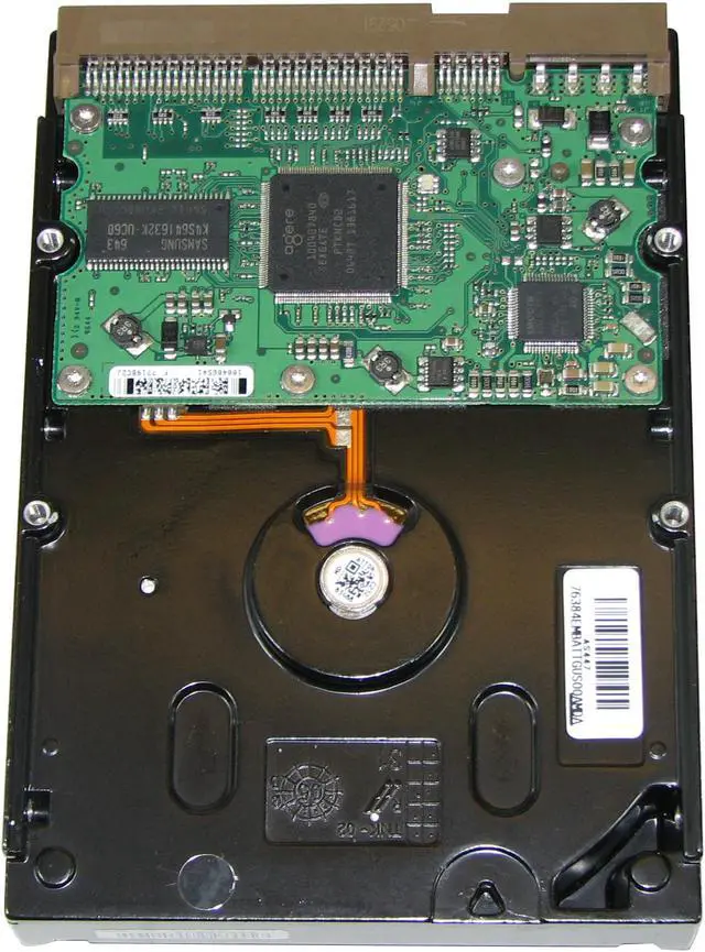 Alt view image 3 of 3 - Seagate BarraCuda 7200.10 ST3320820A 320GB 7200 RPM 8MB Cache IDE Ultra ATA100 / ATA-6 3.5" Hard Drive Bare Drive
