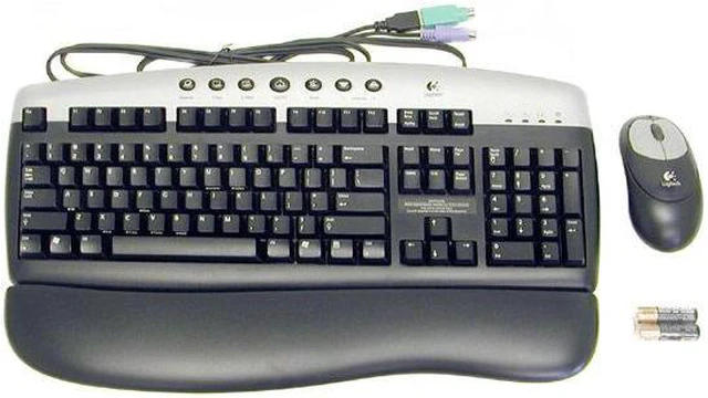 Open Box: Logitech Premium Desktop 967311-0403 2-Tone Only for Mouse ...