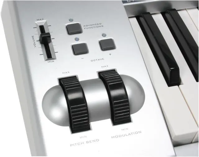 Alt view image 4 of 12 - M-AUDIO Keystation 61es MIDI controller, 61-Note USB