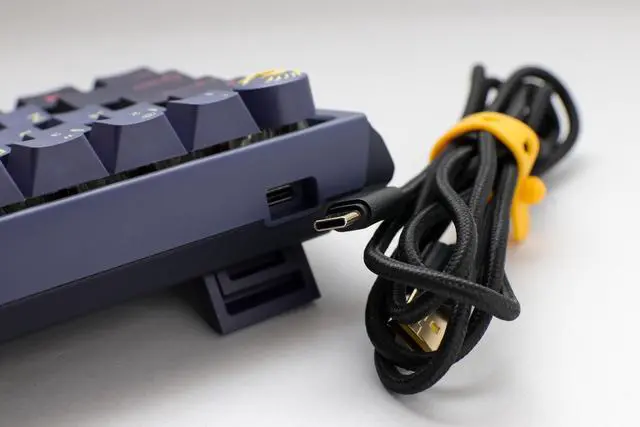 Alt view image 6 of 9 - Ducky ONE 3 RGB Cosmic - SF - Silver