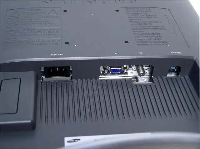 Alt view image 7 of 10 - SAMSUNG 710MP-SV Silver 17" 8ms   LCD Monitor w/ TV Tuner 300 cd/m2 700:1