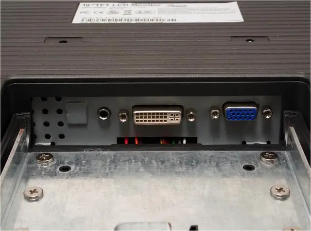 Alt view image 6 of 8 - Rosewill 19" TFT LCD SXGA LCD Monitor 8 ms D-Sub, DVI-I R913J