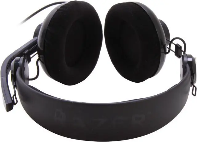 Alt view image 4 of 6 - Razer Carcharias Over Ear Xbox 360/PC Gaming Headset