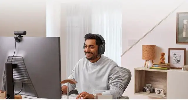 Alt view image 10 of 10 - Logitech Zone Vibe Wireless Graphite Color Headset for Business  - UC Version