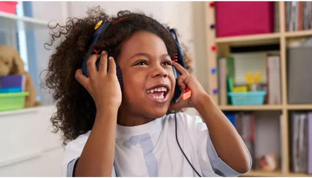 Alt view image 12 of 12 - Logitech Zone Learn Wired Headsets for Learners, Stereo, USB C, 3.5mm, Over the Head, Omni-directional Microphone