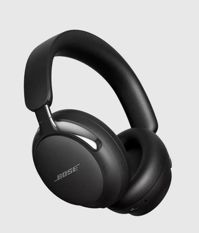 Main image of Bose QuietComfort Ultra (2nd Gen) Noise Cancelling Over-Ear Wireless Bluetooth Headphones with Mic/Remote - Black