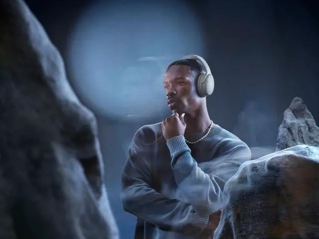 Alt view image 9 of 9 - Bose QuietComfort Wireless Noise Cancelling Over-the-ear Headphones - Moonlight Grey