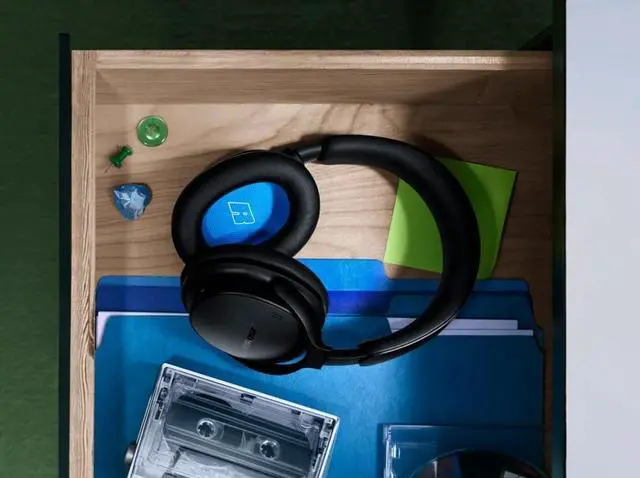Alt view image 6 of 7 - Bose QuietComfort Headphones (2nd Gen) - Black