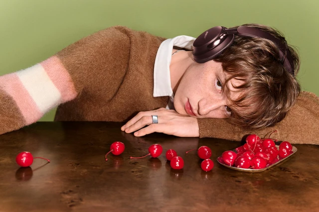 Alt view image 4 of 8 - Bose QuietComfort Ultra (2nd Gen) Noise Cancelling Over-Ear Wireless Headphones - Cherry Chocolate