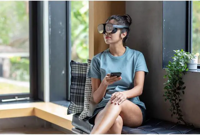 Alt view image 8 of 8 - HTC VIVE Flow VR Headsets