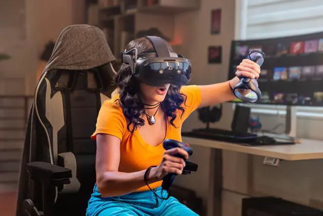 Alt view image 4 of 11 - VIVE Focus Vision Wired Bundle