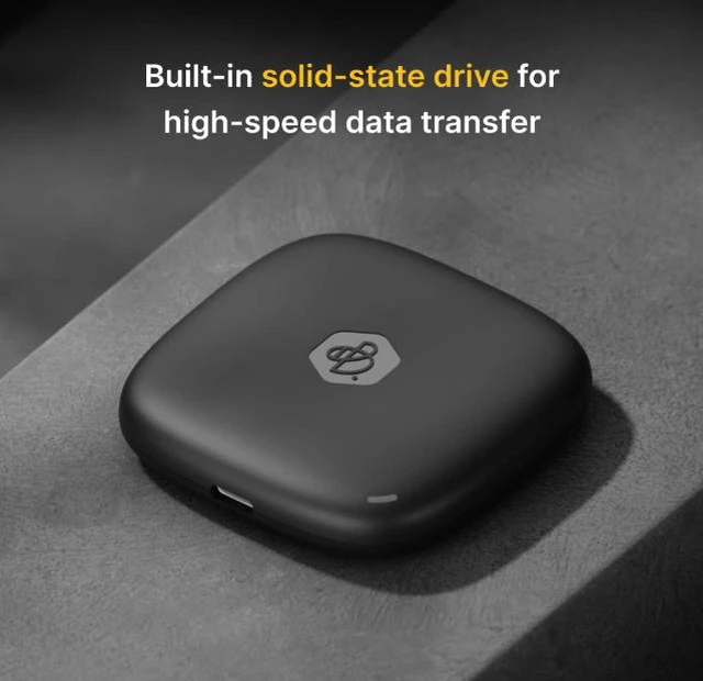 Alt view image 3 of 6 - Synology BeeDrive Portable SSD - 2TB - USB 3.2 Gen 2 (Type C)