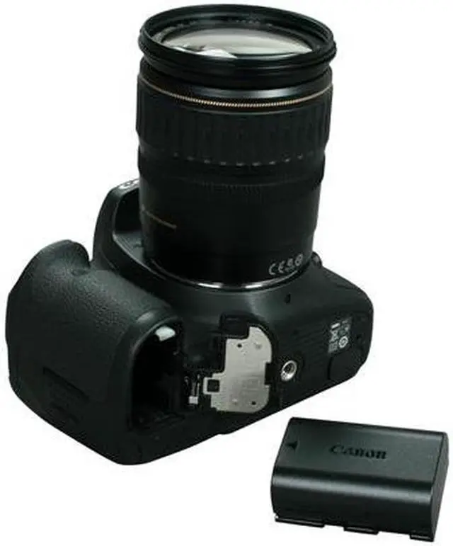 Alt view image 10 of 11 - Canon EOS 7D 3814B010 Black 18.0 MP Digital SLR Camera w/ EF 28-135mm f/3.5-5.6 IS Lens