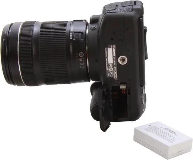 Alt view image 10 of 11 - Canon EOS T4i 18.0 MP CMOS Digital SLR with 18-135mm EF-S IS STM Lens