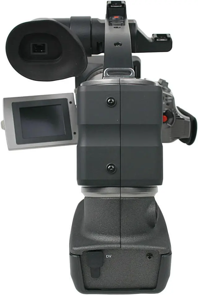 Alt view image 5 of 7 - Panasonic AG-DVC7 1/4" CCD 680K 2.5" LCD 15X (f=3.1 to 46.5mm) Optical Zoom Shoulder-Mount Digital Camcorder