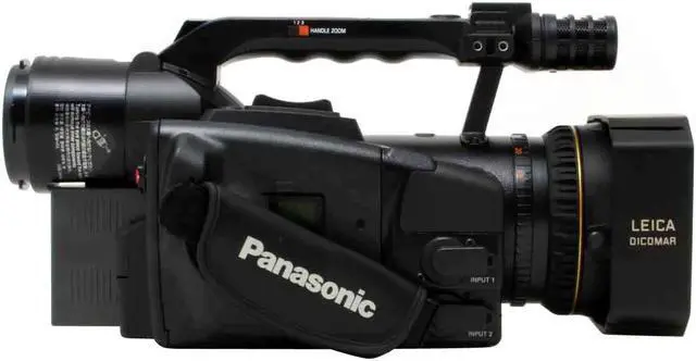 Alt view image 4 of 17 - Panasonic AG-DVX100B 3CCD 3.5"LCD 10X Optical Zoom Professional Camcorder
