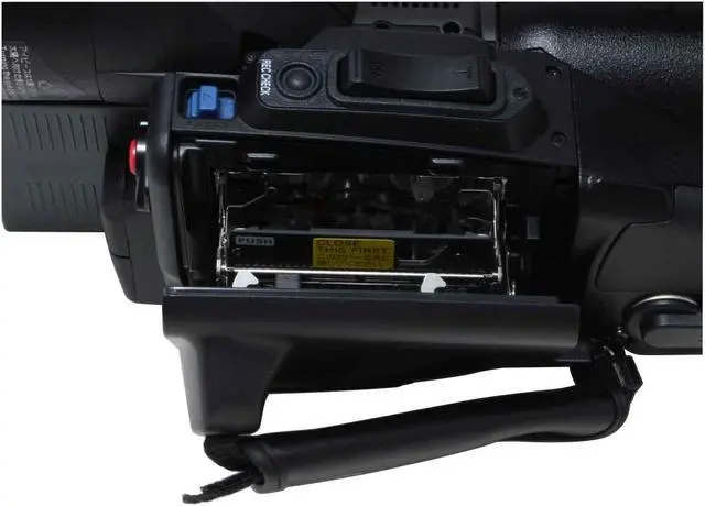 Alt view image 5 of 17 - Panasonic AG-DVX100B 3CCD 3.5"LCD 10X Optical Zoom Professional Camcorder