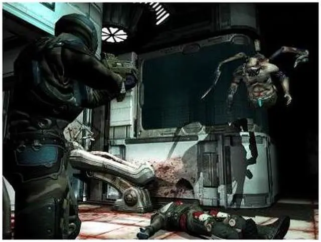 Alt view image 2 of 17 - Quake 4 PC Game
