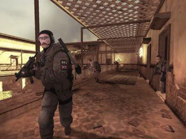 Alt view image 11 of 19 - Rainbow 6 Lockdown PC Game