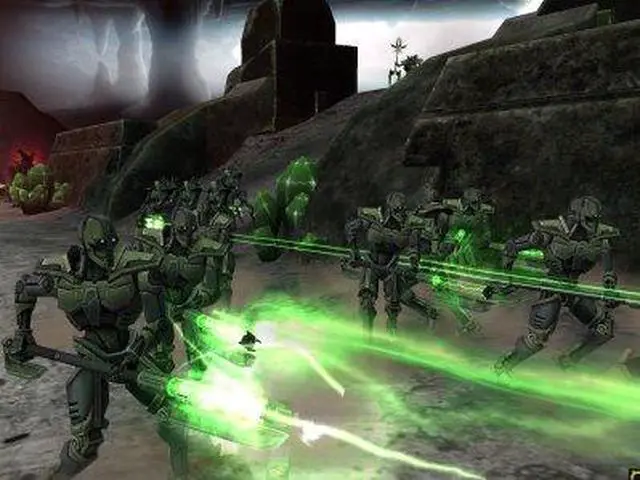 Alt view image 12 of 20 - Warhammer 40k: Dawn of War: Dark Crusade PC Game