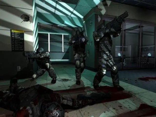 Alt view image 13 of 20 - F.E.A.R.: First Encounter PC Game
