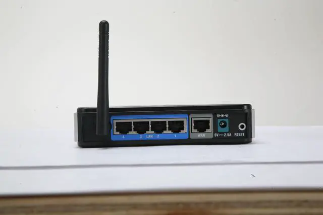 Alt view image 3 of 5 - D-Link WBR-1310 Wireless Router IEEE 802.3/3u, IEEE 802.11b/g