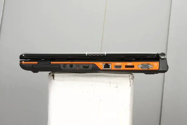 Alt view image 8 of 11 - Gateway Laptop Intel Core 2 Quad Q9000 4GB Memory 500GB HDD NVIDIA GeForce 9800M GTS 17.0" Windows Vista Home Premium 64-bit P-7808u FX Edition