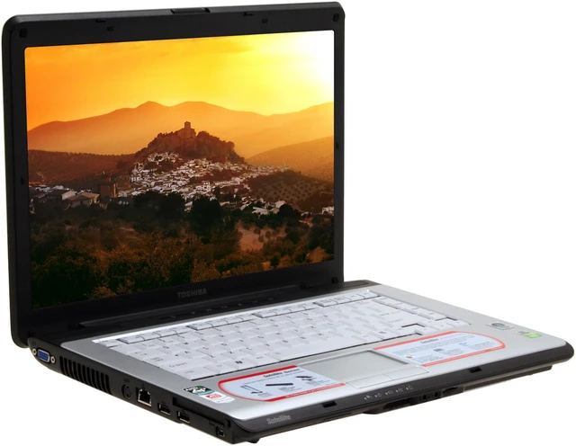 TOSHIBA Satellite 15.4