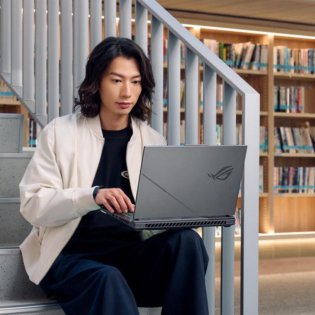 Alt view image 12 of 13 - ASUS ROG Strix G16 - 16" GeForce RTX 5070 Laptop GPU - AMD Ryzen 9 9955HX  - 32GB Memory - 1 TB PCIe SSD - Windows 11 Home - Gaming Laptop - 240 Hz (G614FP-DS96 )