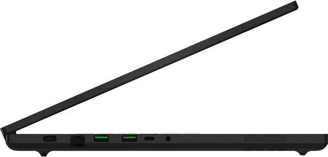 Alt view image 7 of 10 - Razer Blade 18 (2024) - 18'' QHD+ 300 Hz Mini LED - Intel Core i9-14900HX - GeForce RTX 4090 Laptop GPU - 32 GB DDR5 - 2 TB SSD - Thunderbolt 5 -Windows 11 Home 64-bit - Gaming Laptop (RZ09-05092EK4-R3U1 )