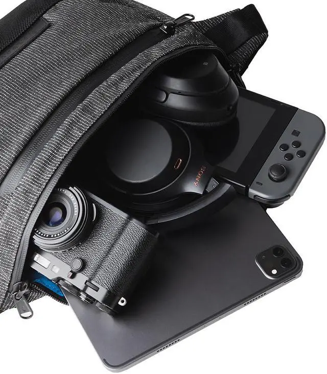 Alt view image 2 of 4 - 