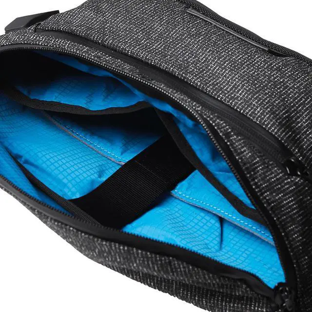 Alt view image 4 of 4 - 