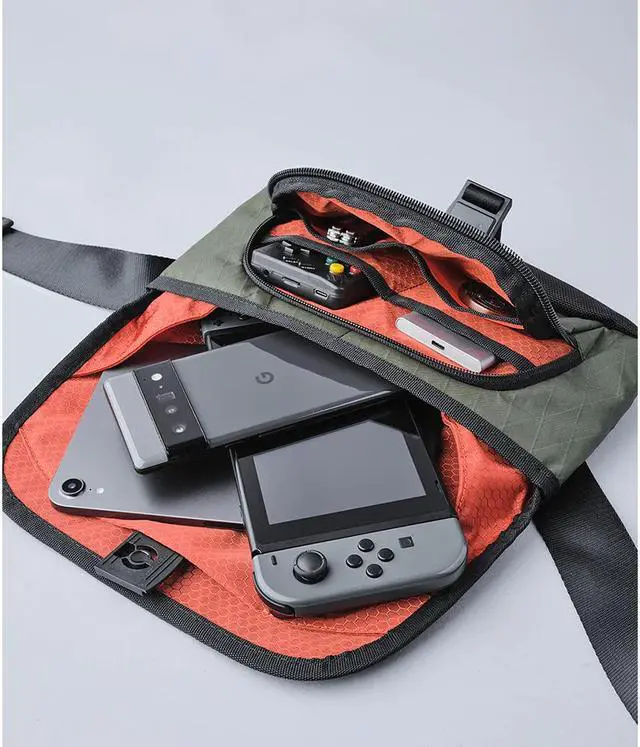 Alt view image 2 of 4 - 