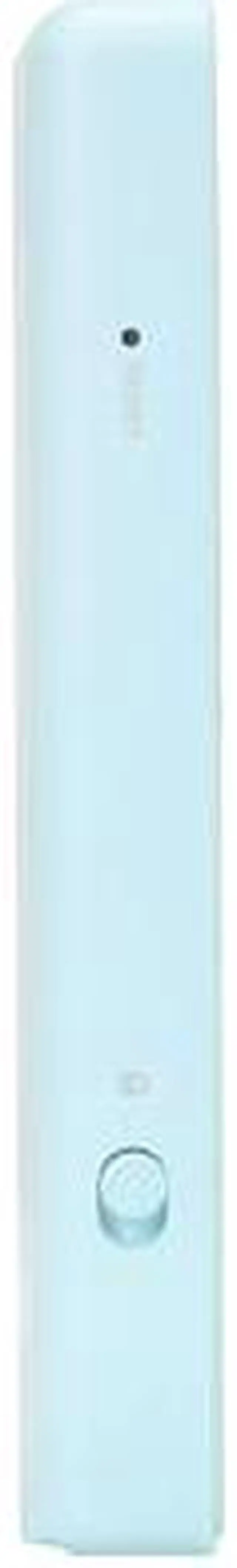 Alt view image 2 of 6 - iRiver E100 2.4" Blue 4GB MP3 / MP4 Player