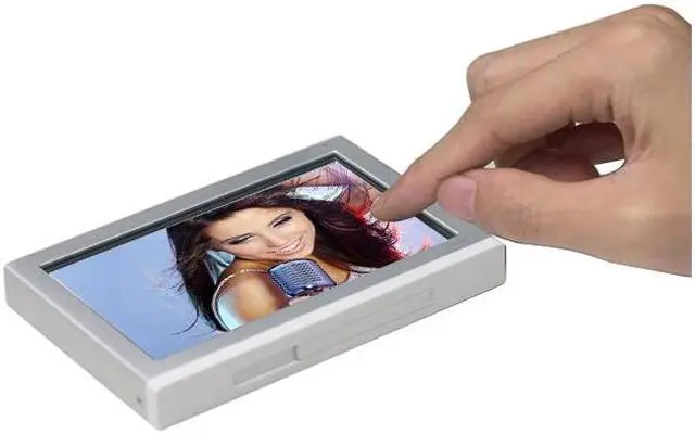 Alt view image 4 of 4 - iRiver P7 4.3" Silver 8GB MP3 / MP4 Player