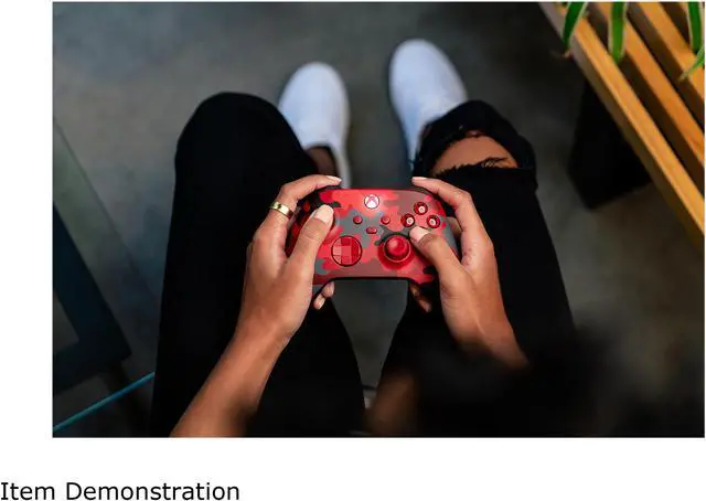 Alt view image 6 of 9 - Xbox Wireless Controller – Daystrike Camo Red