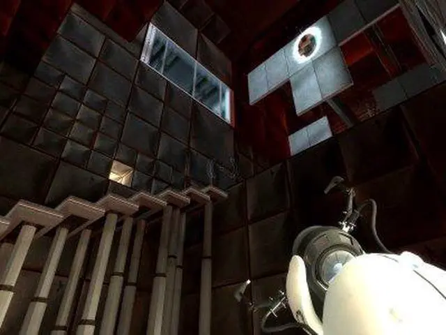 Alt view image 8 of 18 - Half Life 2 Orange Box Xbox 360 Game