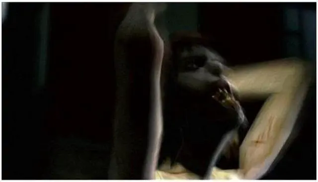 Alt view image 7 of 20 - Left 4 Dead Game of the Year Edition Xbox 360 Game