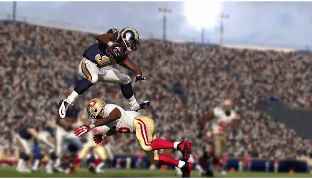 Alt view image 3 of 5 - Madden NFL 17 - Xbox One