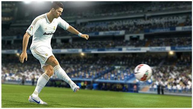 Alt view image 2 of 5 - Pro Evolution Soccer 2013 Xbox 360 Game