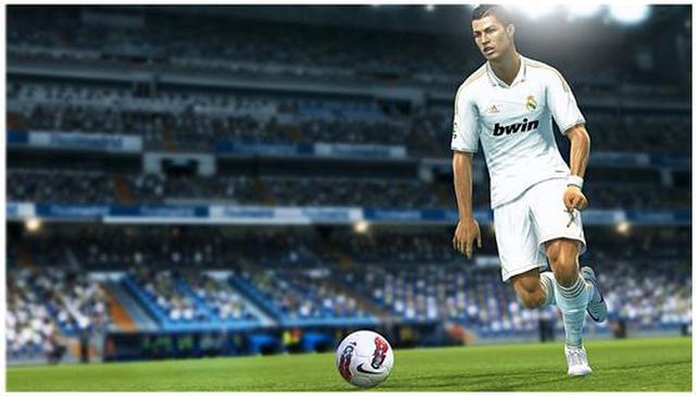 Alt view image 4 of 5 - Pro Evolution Soccer 2013 Xbox 360 Game