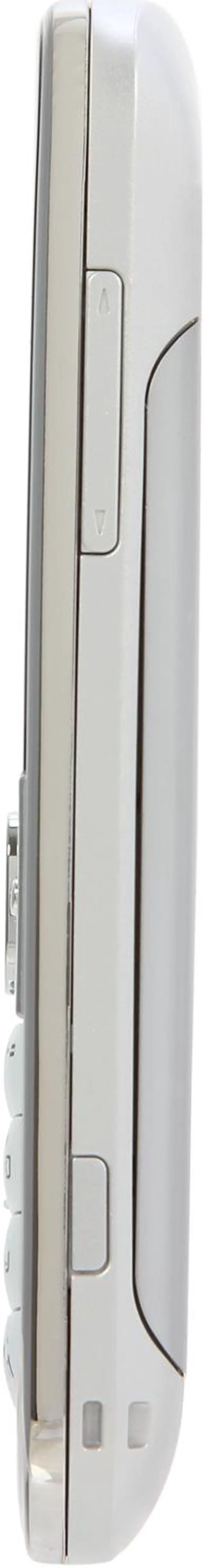 Alt view image 3 of 7 - Nokia E5-00 Chrome 3G Unlocked GSM Smart Phone w/ 5MP Camera / GPS / Wi-Fi (E5-00)