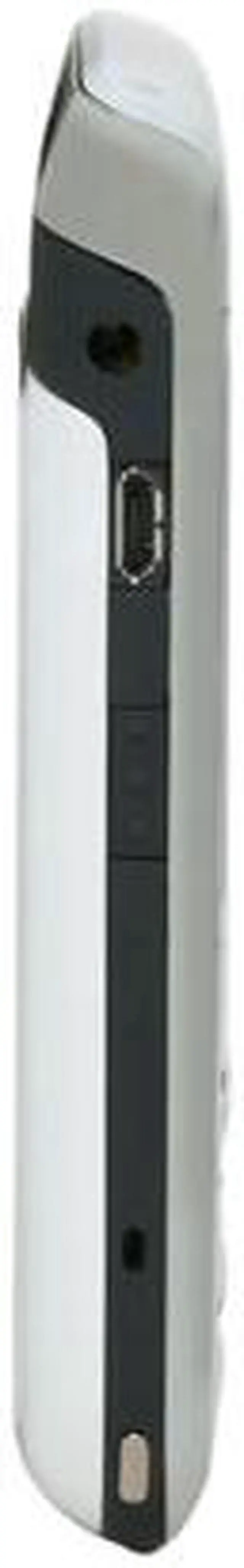 Alt view image 3 of 5 - BlackBerry Bold White 3G Unlocked GSM Smart Phone w/ Full QWERTY Keyboard / BlackBerry OS 6.0 / 2.44" Screen (9780)