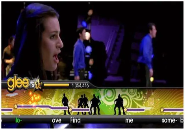 Alt view image 6 of 6 - Karaoke Revolution: Glee w/Microphone Wii Game