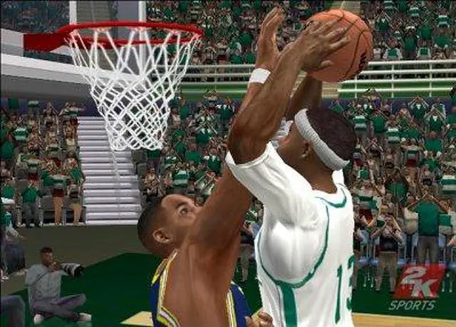 Alt view image 5 of 20 - College Hoops 2K6 game