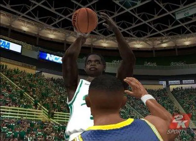 Alt view image 6 of 20 - College Hoops 2K6 game