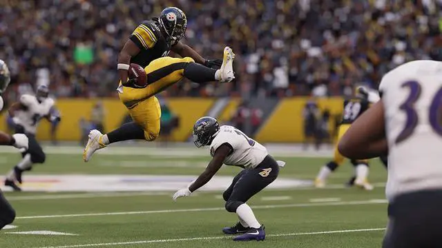 Alt view image 2 of 6 - Madden NFL 23 - PlayStation 4