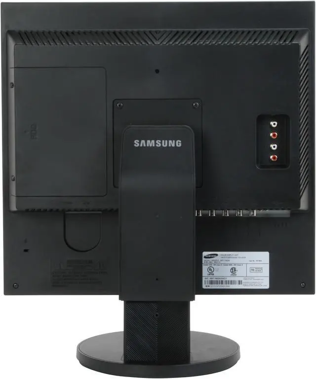 Alt view image 4 of 19 - Samsung 4 Camera+8 Channel 250GB DVR with 19" Screen and Remote Web Access (SMT-190DN)